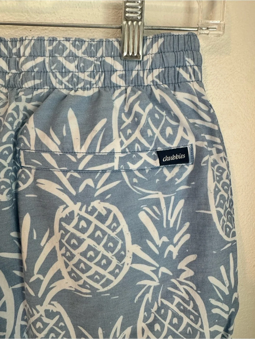 chubbies Mens's  Blue Pineapple Summer Swim Trunks